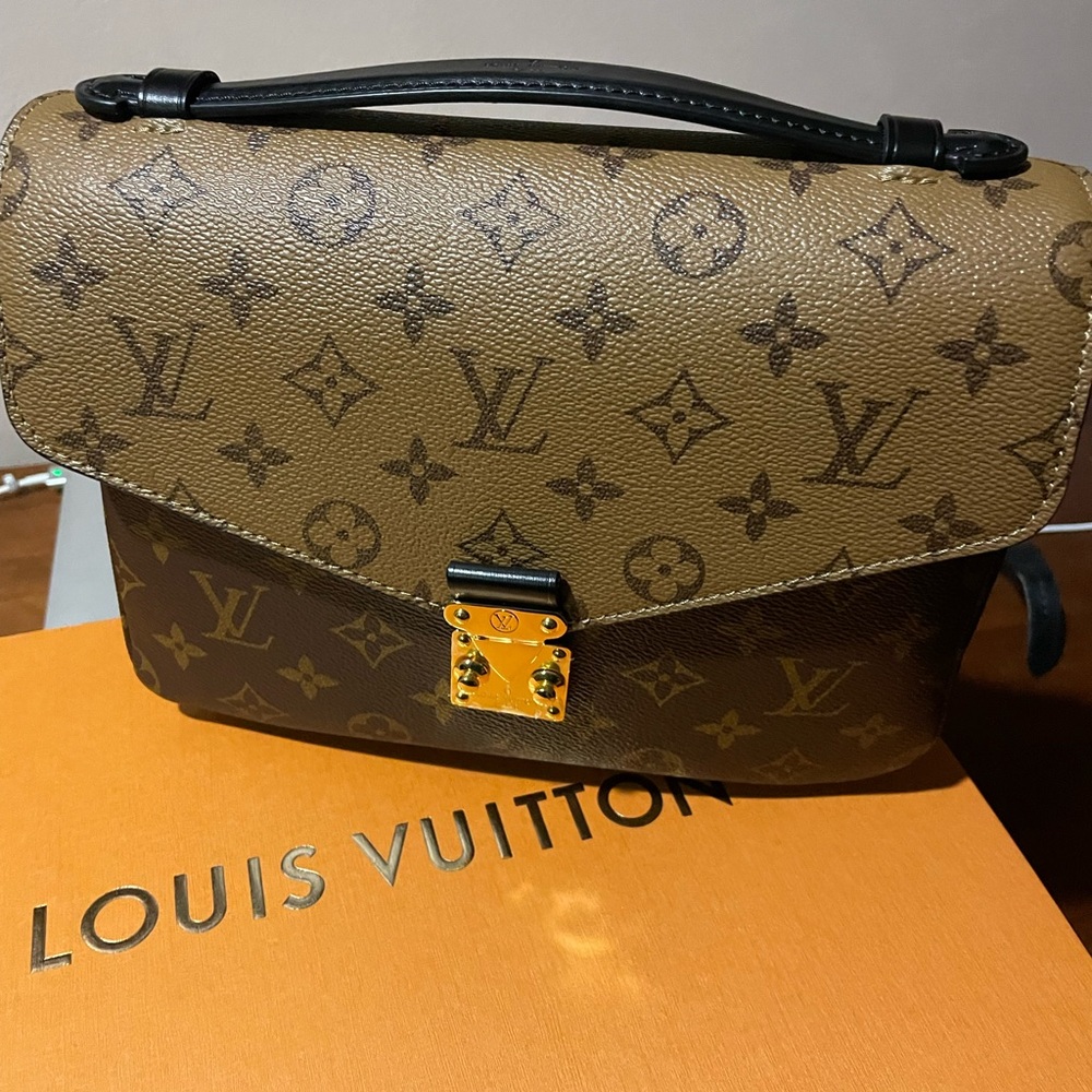 Louis Vuitton Reverse Monogram Pochette Metis